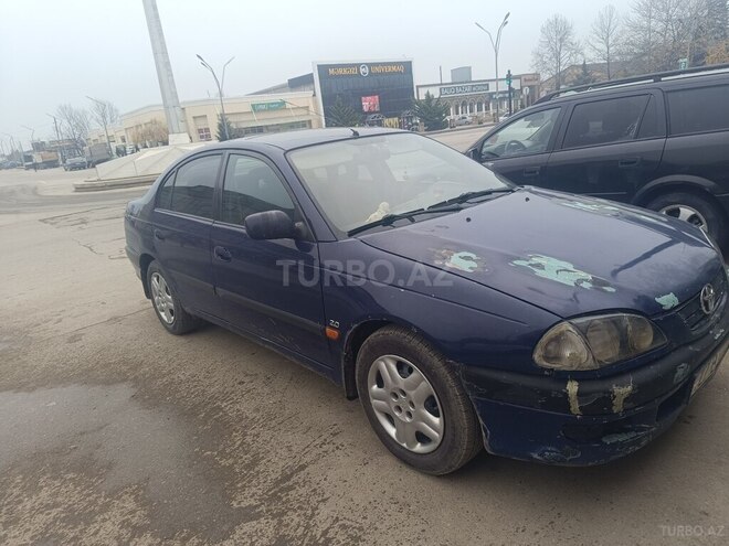 Toyota Avensis 1998, 705,000 km - 2.0 l - Xudat