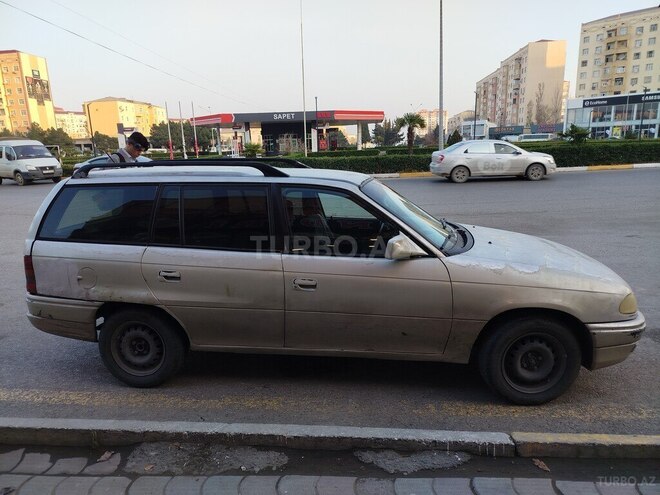 Opel Astra 1996, 390,000 km - 1.6 l - Sumqayıt