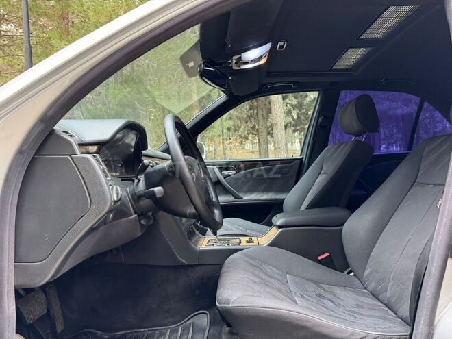 Mercedes E 220 d 2001, 453,274 km - 2.2 l - Sumqayıt
