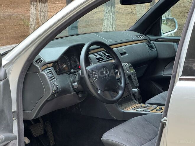 Mercedes E 220 d 2001, 453,274 km - 2.2 l - Sumqayıt