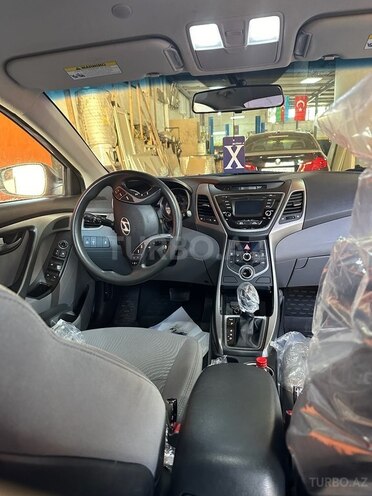Hyundai Elantra 2015, 177,000 km - 1.8 l - Bakı