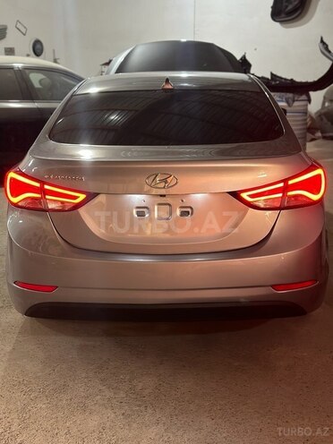 Hyundai Elantra 2015, 177,000 km - 1.8 l - Bakı