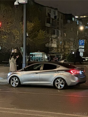 Hyundai Elantra 2015, 177,000 km - 1.8 l - Bakı