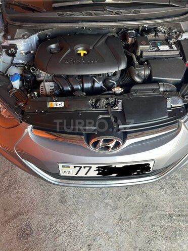 Hyundai Elantra 2015, 177,000 km - 1.8 l - Bakı