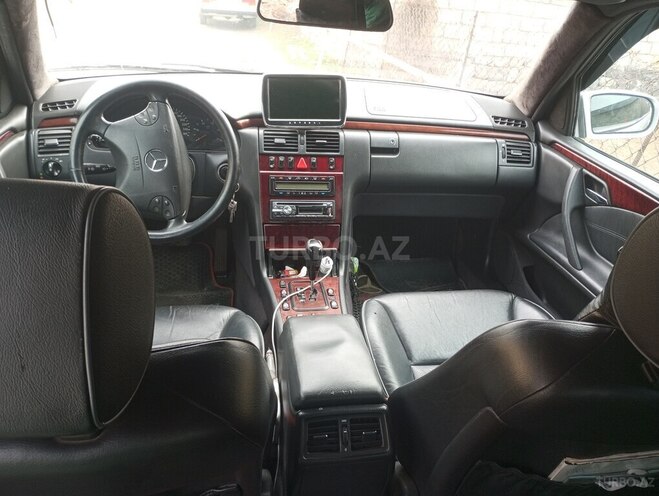 Mercedes E 240 1999, 200,000 km - 2.4 l - Şəki