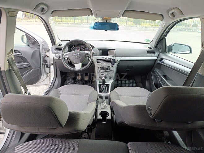 Opel Astra 2009, 221,668 km - 1.4 l - Şəki