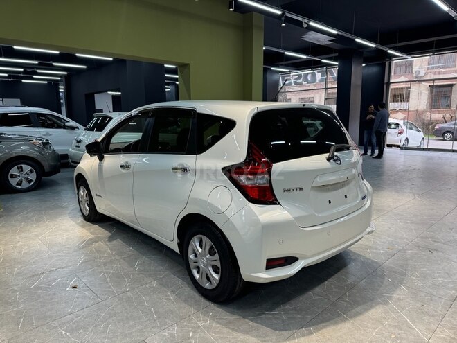 Nissan Note-9