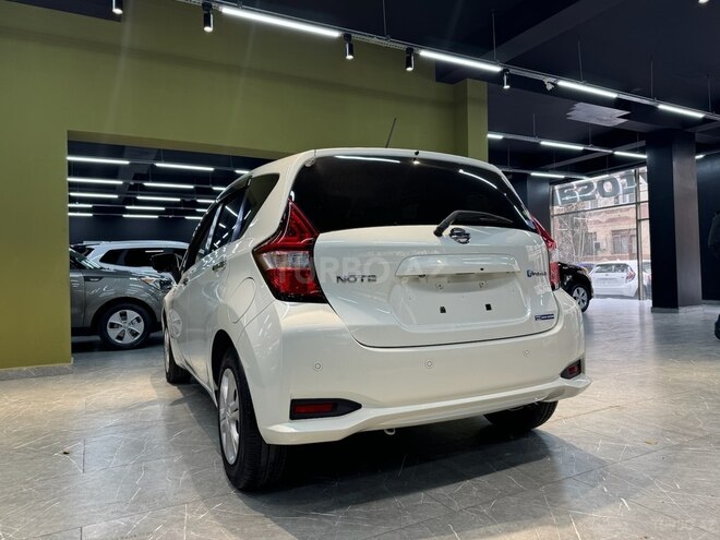 Nissan Note-8