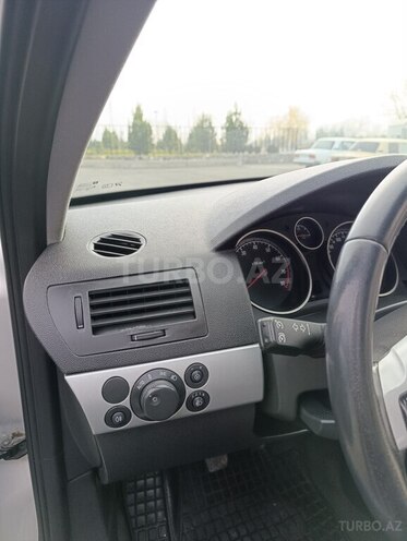Opel Astra 2009, 221,668 km - 1.4 l - Şəki