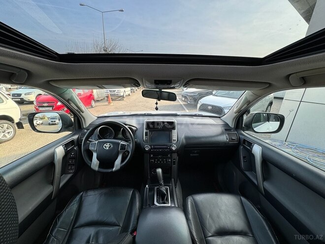 Toyota Land Cruiser Prado-8