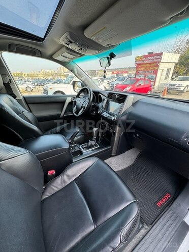 Toyota Land Cruiser Prado-9