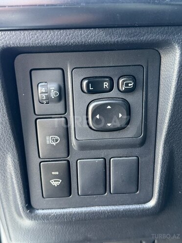 Toyota Land Cruiser Prado-15