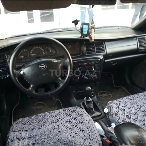 Opel Vectra 1998, 386,000 km - 1.6 л - Ucar