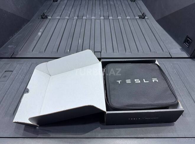 Tesla Cybertruck-15