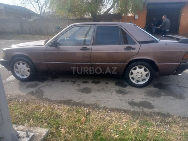 Mercedes 190 1991, 874,678 km - 1.8 л - Qazax