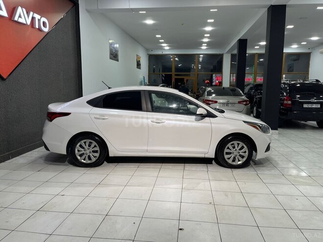 Hyundai Accent-8