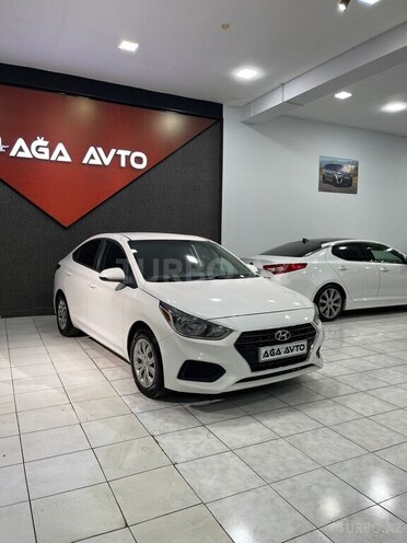 Hyundai Accent-10