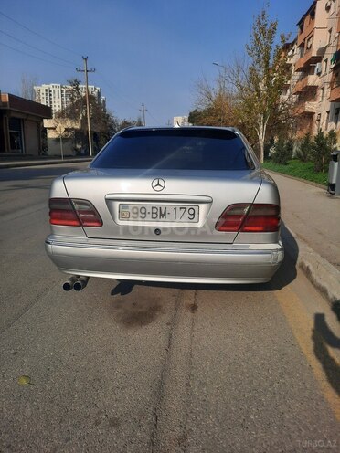 Mercedes E 220 d 2000, 456,000 km - 2.2 л - Bakı
