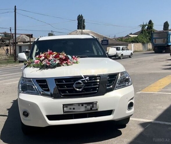 Nissan Patrol 2010, 170,500 km - 5.6 l - Sumqayıt
