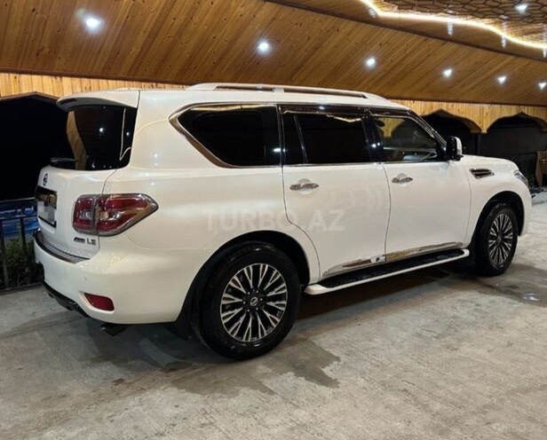 Nissan Patrol 2010, 170,500 km - 5.6 l - Sumqayıt