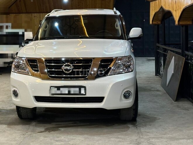 Nissan Patrol 2010, 170,500 km - 5.6 l - Sumqayıt