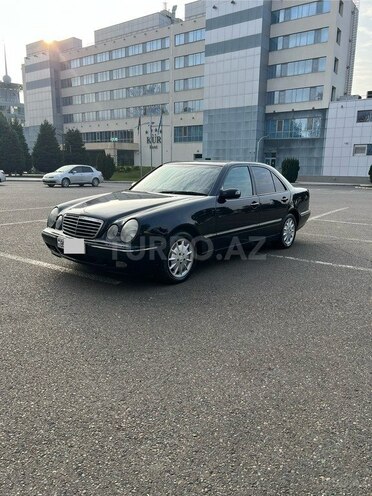 Mercedes E 240 2000, 319,000 km - 2.6 l - Mingəçevir