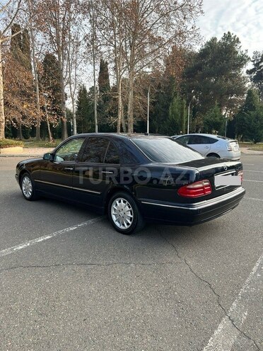 Mercedes E 240 2000, 319,000 km - 2.6 l - Mingəçevir