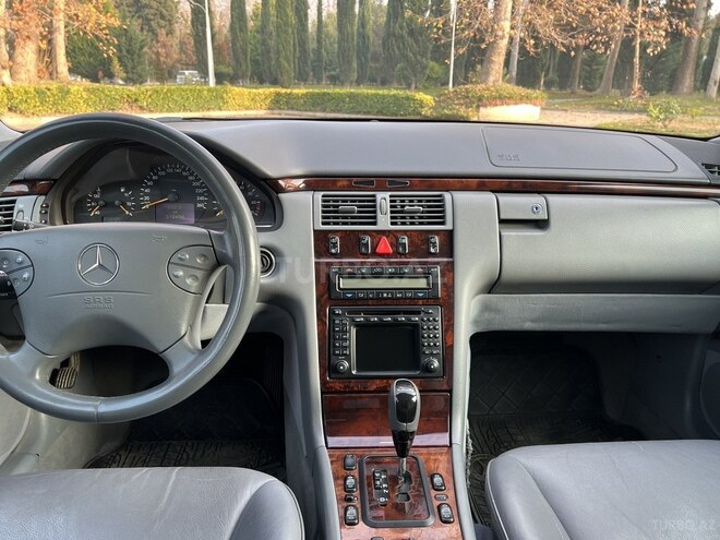 Mercedes E 240 2000, 319,000 km - 2.6 l - Mingəçevir