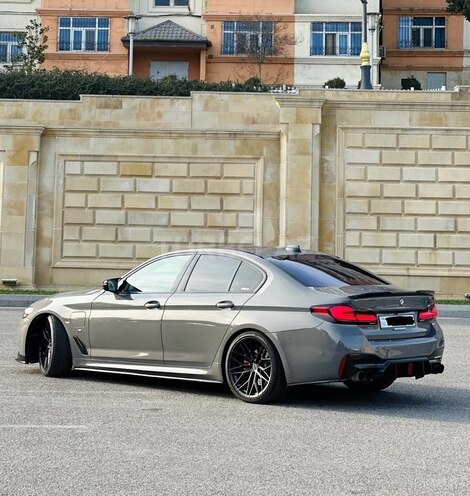 BMW 530e-6