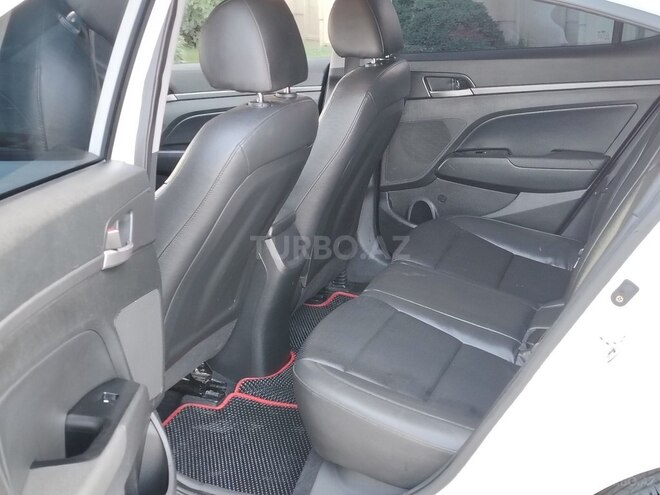 Hyundai Avante 2016, 198,000 km - 1.6 l - Bakı