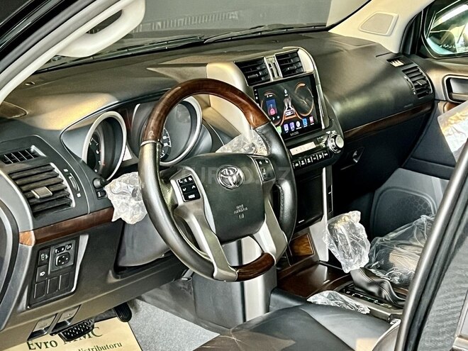Toyota Land Cruiser Prado-8