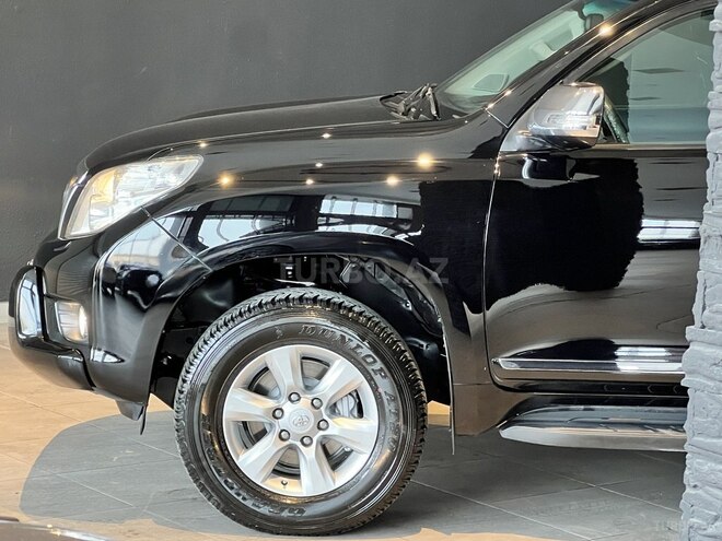 Toyota Land Cruiser Prado-5