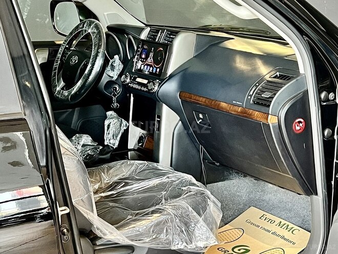 Toyota Land Cruiser Prado-19
