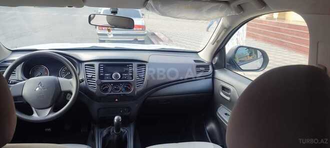 Mitsubishi L200 2021, 87,012 km - 2.4 л - Bakı