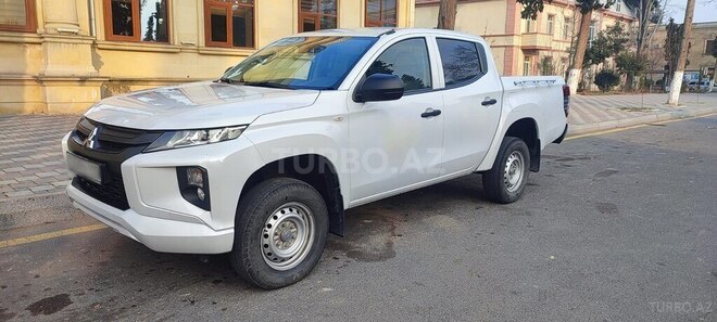 Mitsubishi L200 2021, 87,012 km - 2.4 л - Bakı