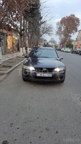 Opel Astra 1997, 153,000 km - 1.8 л - Qazax