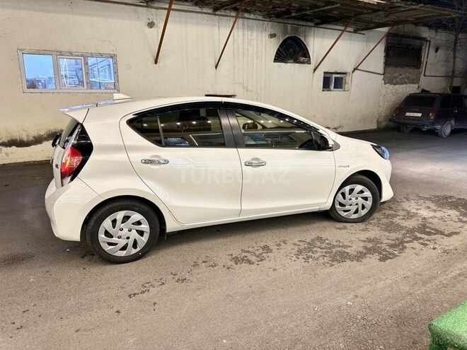 Toyota Aqua 2018, 120,000 km - 1.5 l - Bakı