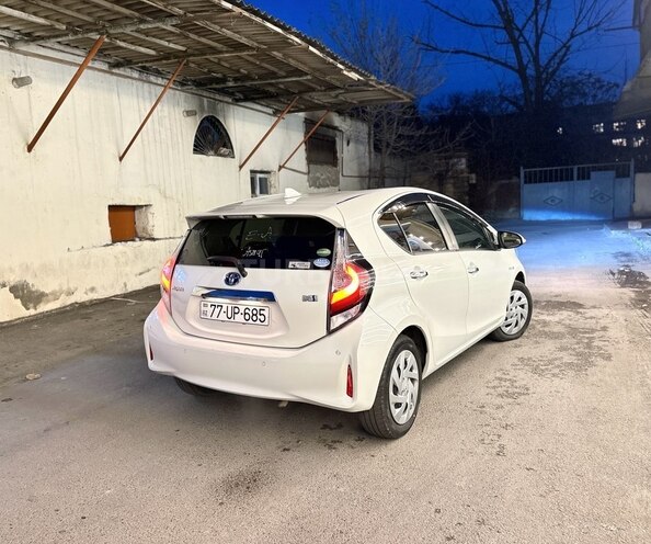 Toyota Aqua 2018, 120,000 km - 1.5 l - Bakı