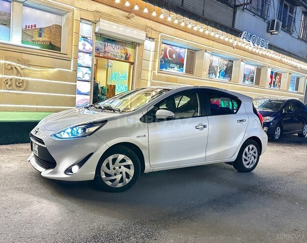Toyota Aqua 2018, 120,000 km - 1.5 l - Bakı