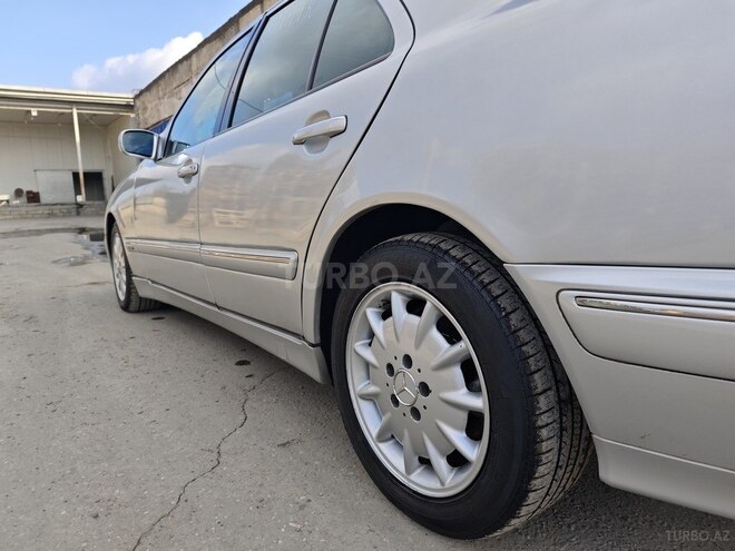 Mercedes E 270 2001, 298,000 km - 2.7 l - Xaçmaz