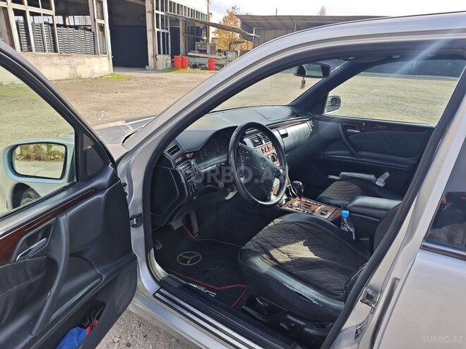 Mercedes E 270 2001, 298,000 km - 2.7 l - Xaçmaz