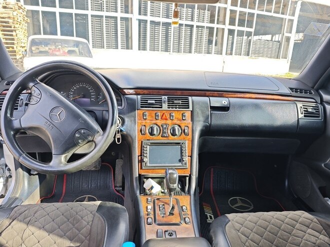 Mercedes E 270 2001, 298,000 km - 2.7 l - Xaçmaz