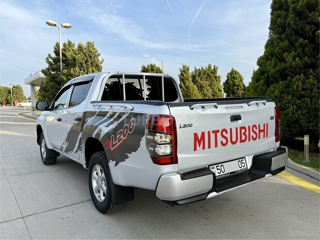 Mitsubishi L200 2020, 129,430 km - 2.4 l - Bakı