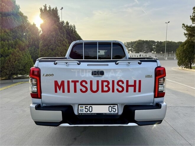 Mitsubishi L200 2020, 129,430 km - 2.4 l - Bakı
