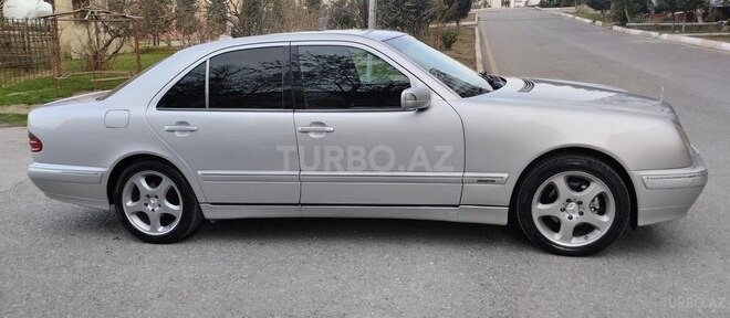 Mercedes E 220 d 2001, 321,537 km - 2.2 l - Bakı