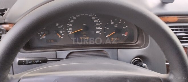 Mercedes E 220 d 2001, 321,537 km - 2.2 l - Bakı