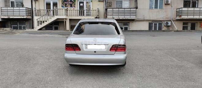 Mercedes E 220 d 2001, 321,537 km - 2.2 l - Bakı