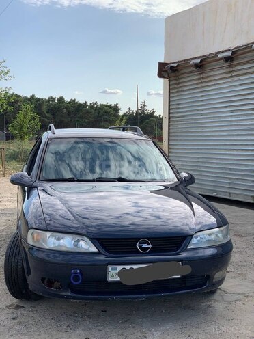 Opel Vectra 1999, 168,000 km - 2.0 l - Biləsuvar