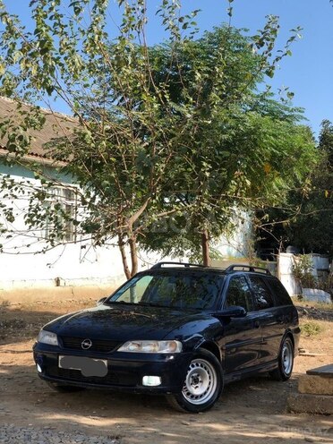 Opel Vectra 1999, 168,000 km - 2.0 l - Biləsuvar