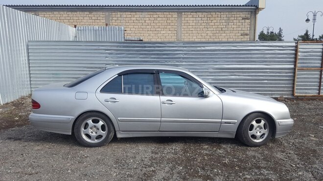 Mercedes E 220 d 2000, 547,895 km - 2.2 л - Ucar